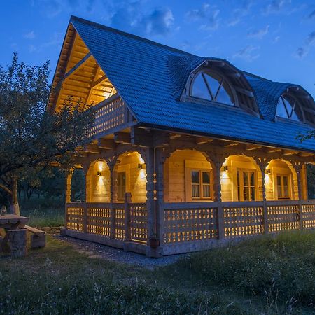 Magnolia Resort Chalets Vişeu de Sus エクステリア 写真