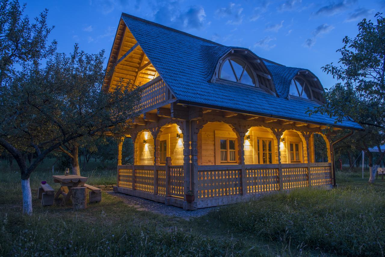 Magnolia Resort Chalets Vişeu de Sus エクステリア 写真