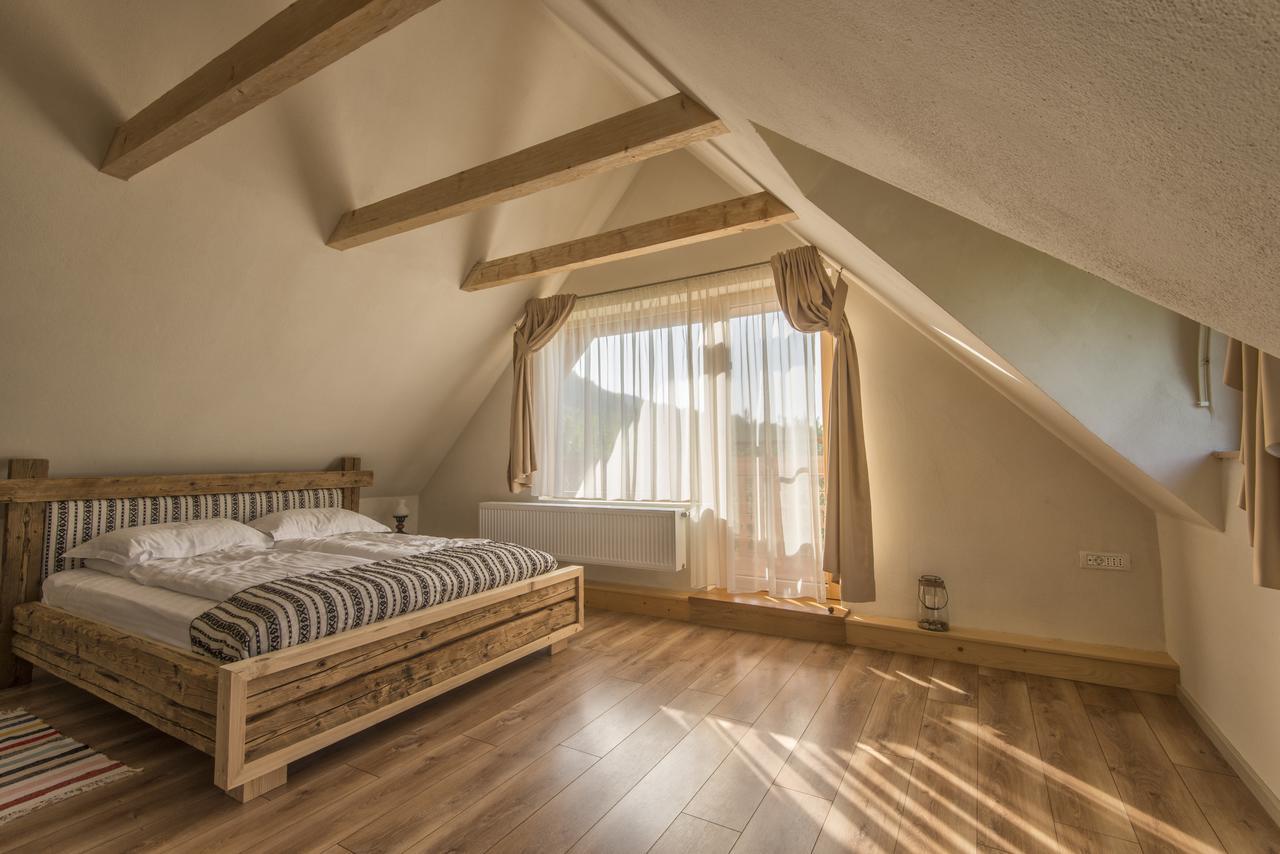 Magnolia Resort Chalets Vişeu de Sus エクステリア 写真